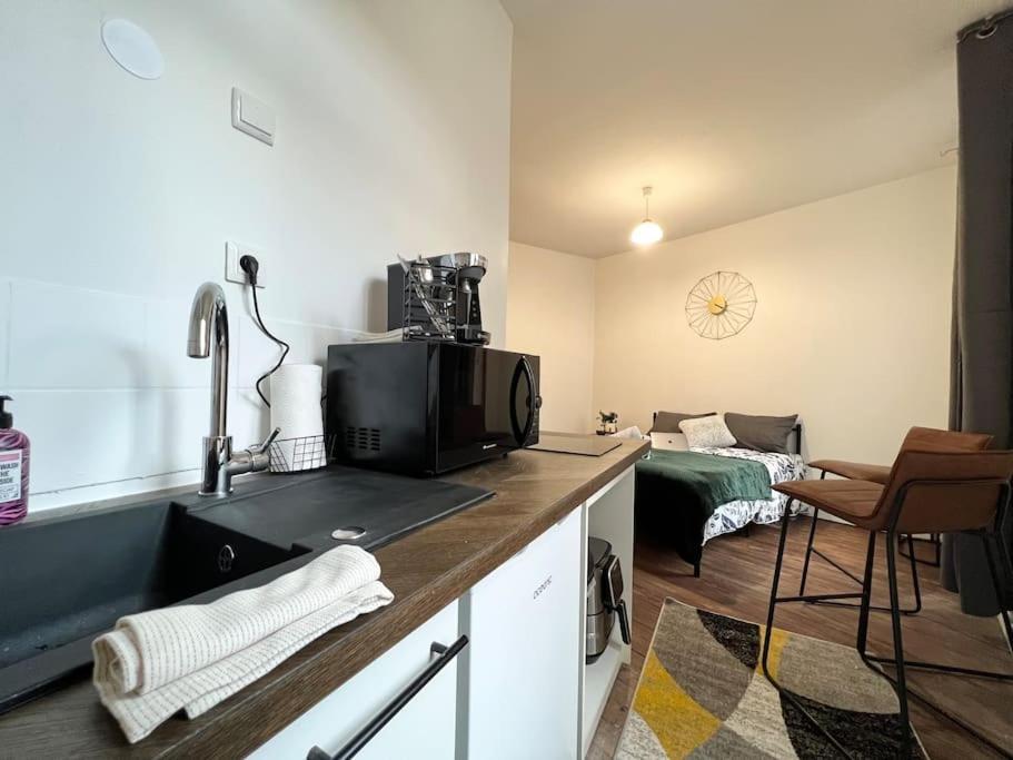 Le Petit Nid A 2 Min Gare / Centre Meulan Apartment Екстериор снимка